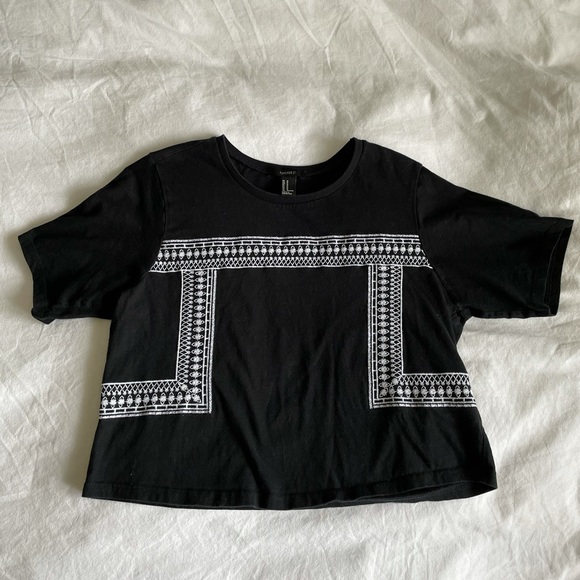 FOREVER 21 CROP T-SHIRT - Picture 3 of 5